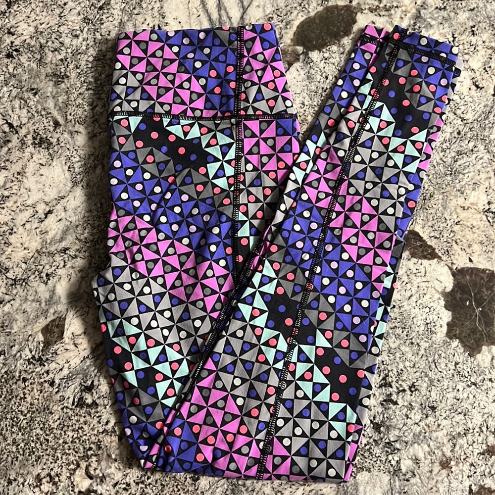 Victoria’s Secret VSX Sport Knockout leggings size Medium, perfect condition.